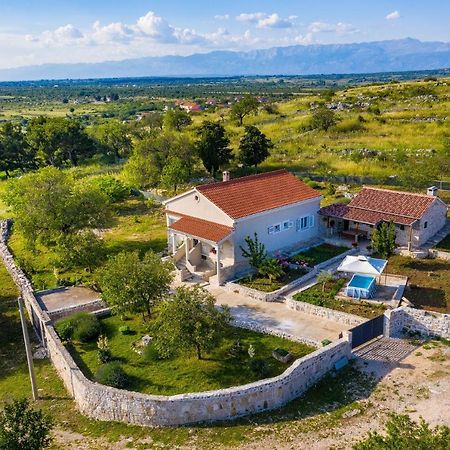 Holiday Home Ante With Beautiful Private Garden Nadin Εξωτερικό φωτογραφία