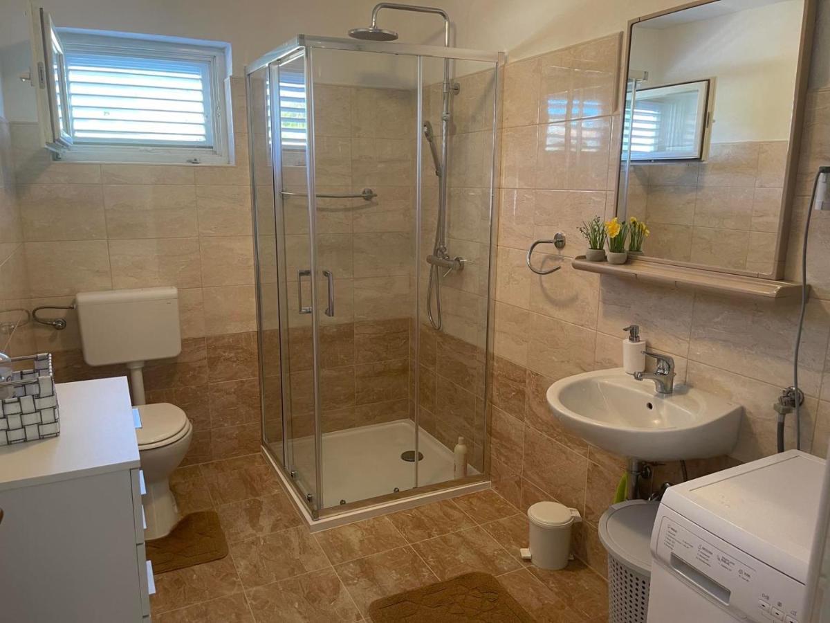 Holiday Home Ante With Beautiful Private Garden Nadin Εξωτερικό φωτογραφία