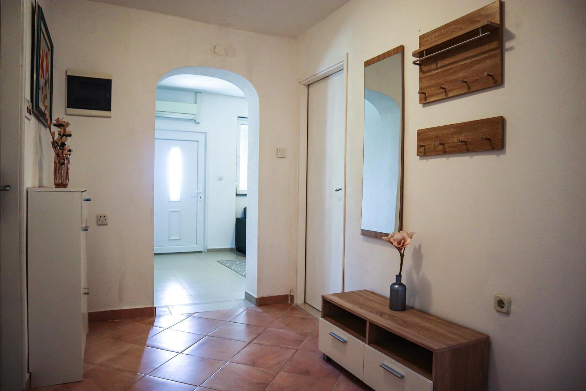 Holiday Home Ante With Beautiful Private Garden Nadin Εξωτερικό φωτογραφία