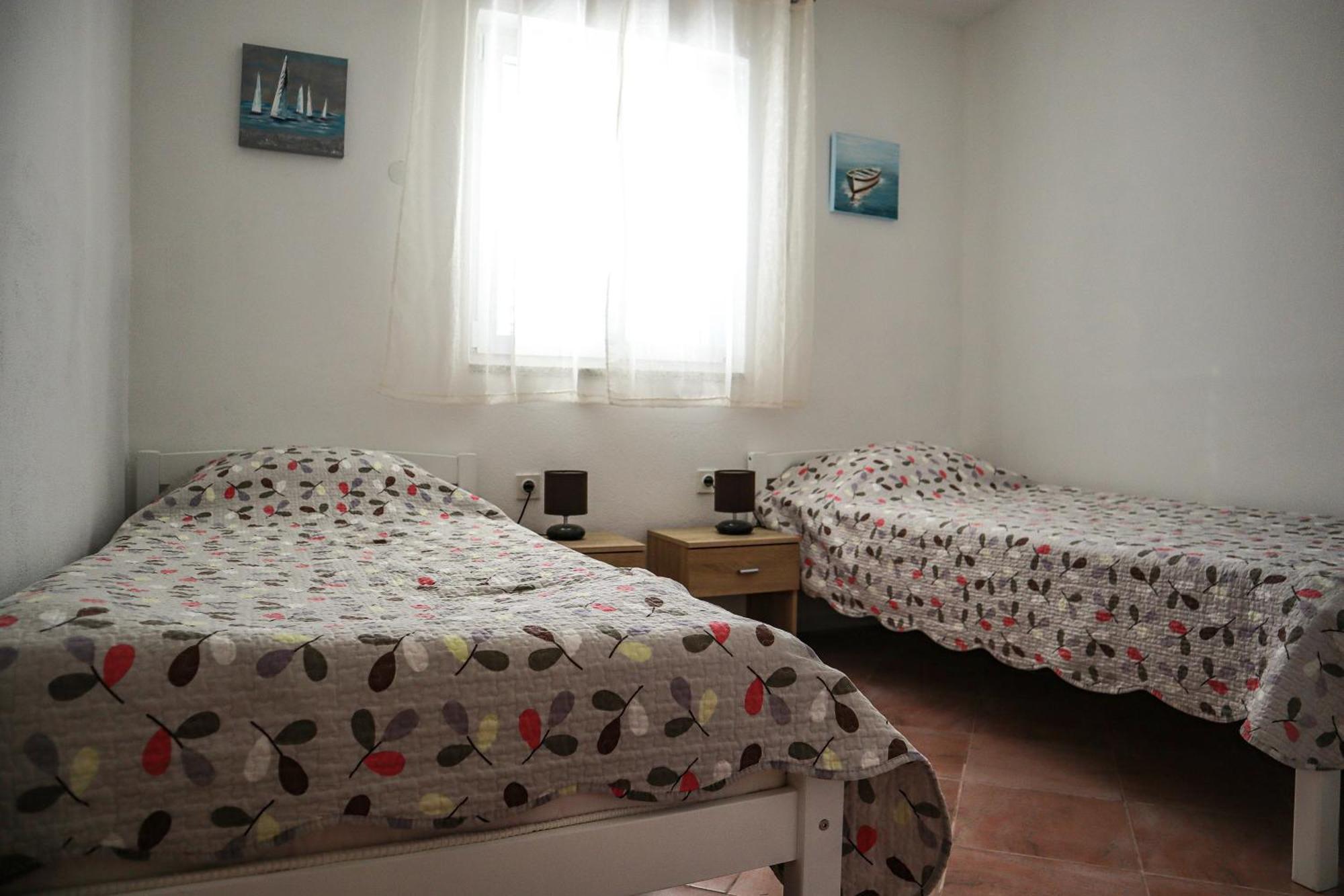 Holiday Home Ante With Beautiful Private Garden Nadin Εξωτερικό φωτογραφία