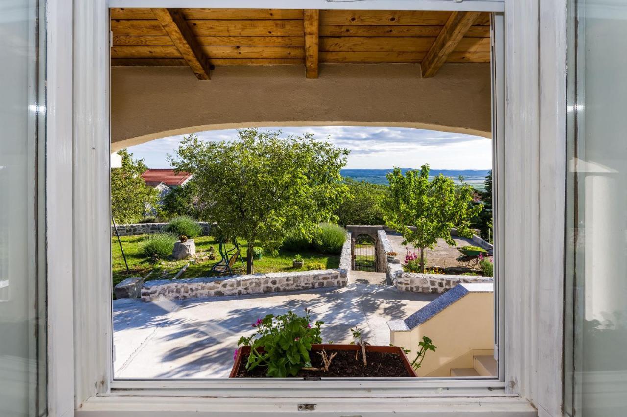 Holiday Home Ante With Beautiful Private Garden Nadin Εξωτερικό φωτογραφία