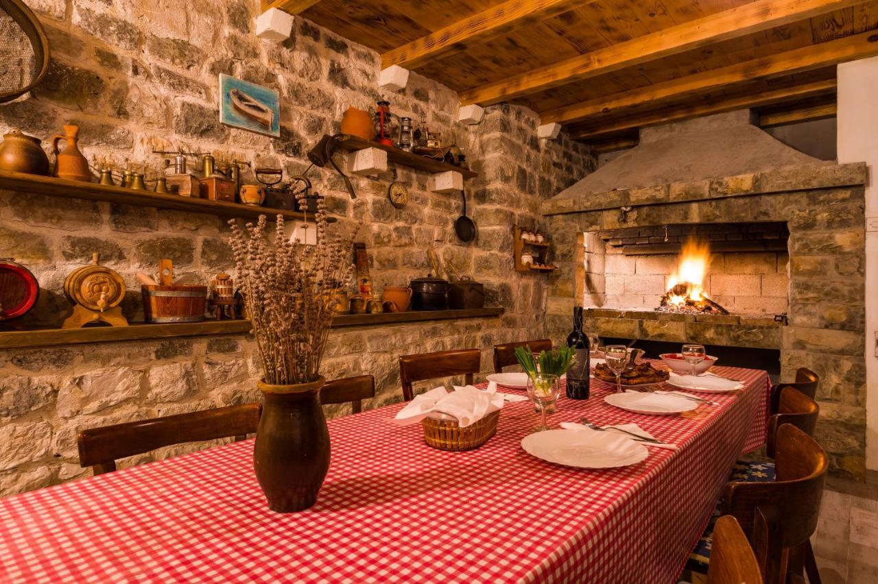 Holiday Home Ante With Beautiful Private Garden Nadin Εξωτερικό φωτογραφία