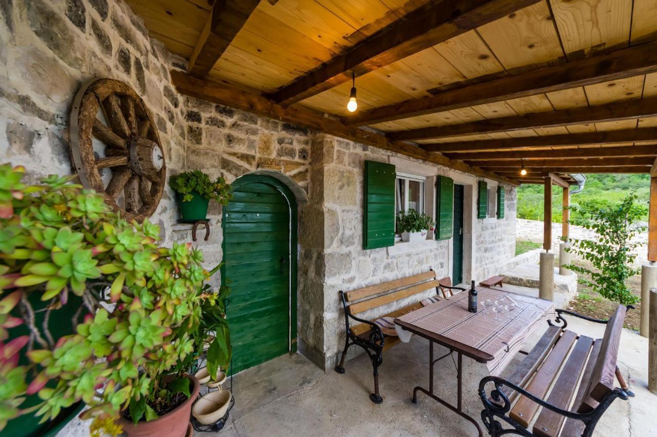 Holiday Home Ante With Beautiful Private Garden Nadin Εξωτερικό φωτογραφία