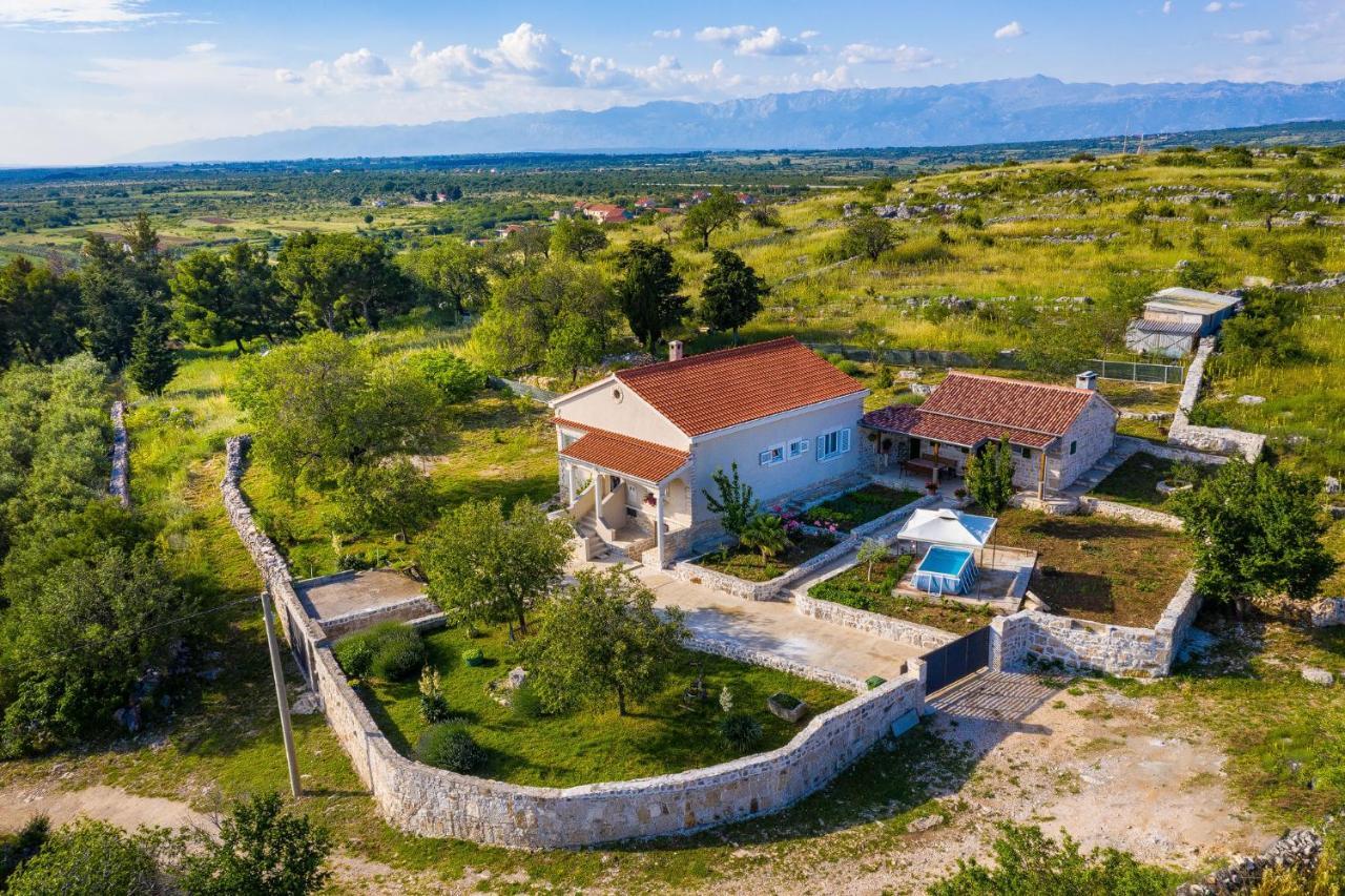 Holiday Home Ante With Beautiful Private Garden Nadin Εξωτερικό φωτογραφία